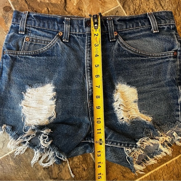 Vintage Levi’s High Rise Distressed Denim Shorts - Picture 4 of 13